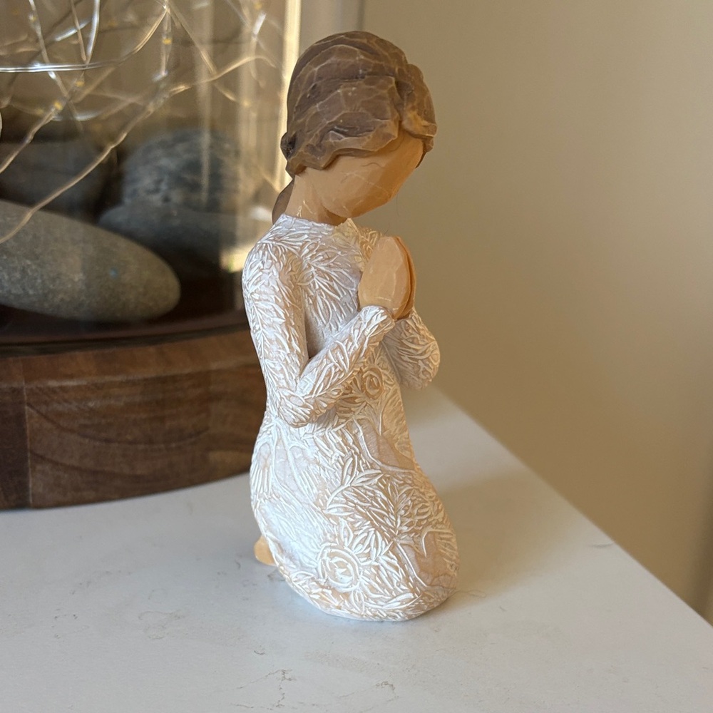 Willow Tree Kneeling Figure - Cream and Brown